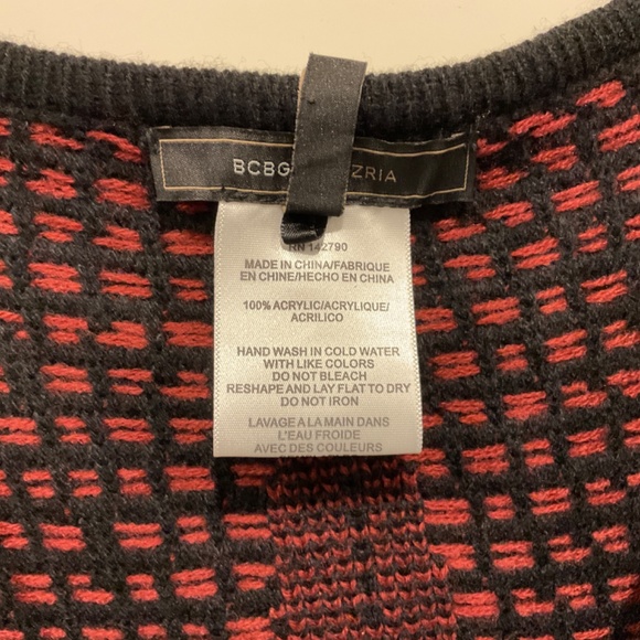 BCBGMaxAzria Wrap With Pom Pom Ties Fringe Size Large - Picture 11 of 13